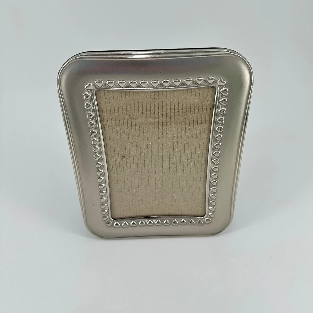 Silver Tone Heart Border Picture Frame Rectangular Velvet Back Tabletop 5x7